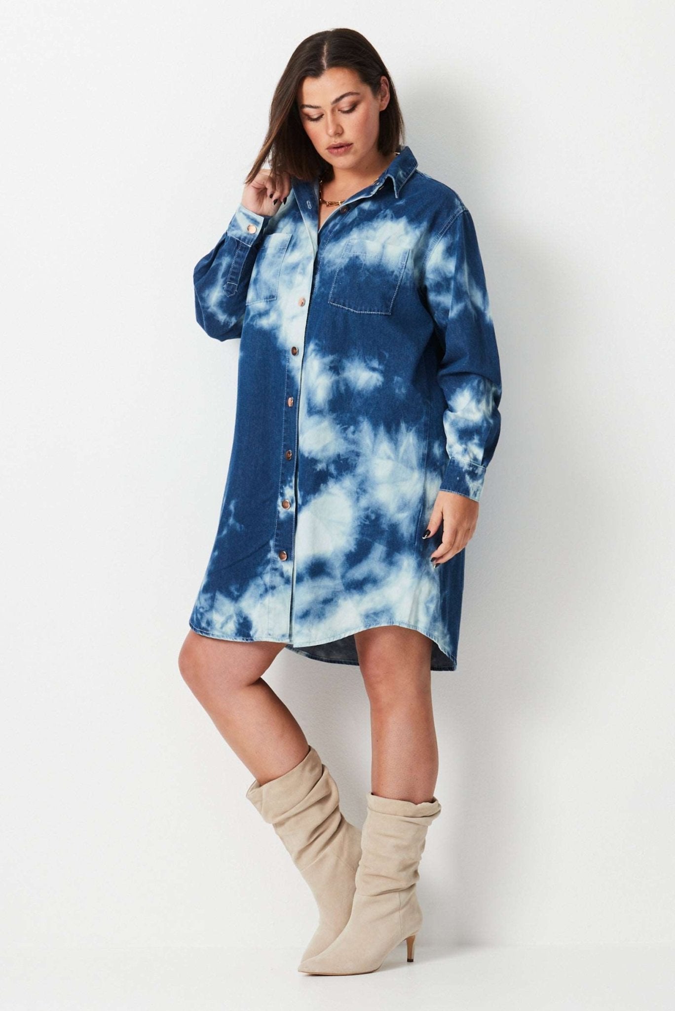 Shibori Denim Shirt Dress - Indigo Wash - 17 Sundays17 SundaysModel wears blue and white shibori tie dye plus size denim shirt dress