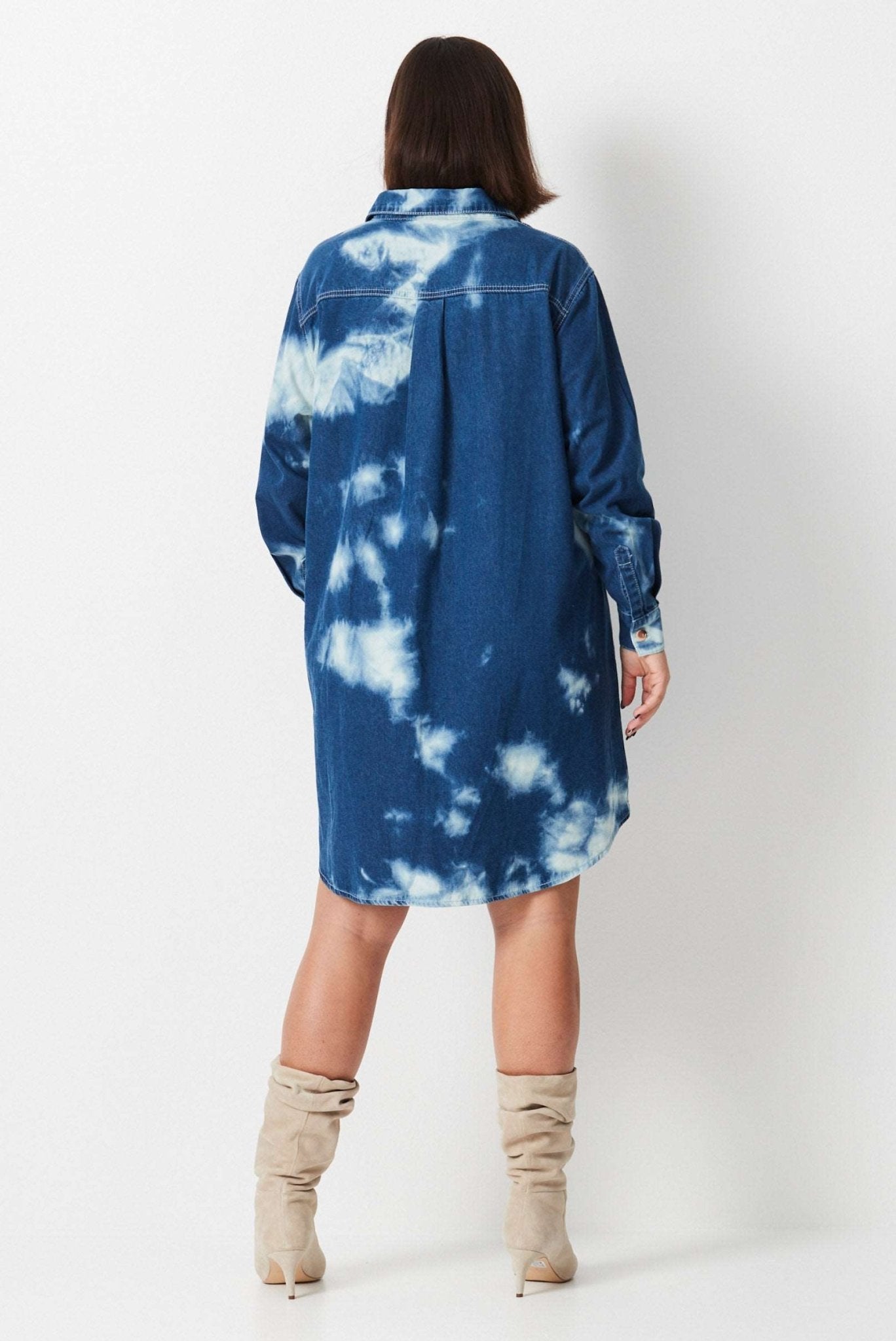Shibori Denim Shirt Dress - Indigo Wash - 17 Sundays17 SundaysModel wears blue and white shibori tie dye plus size denim shirt dress