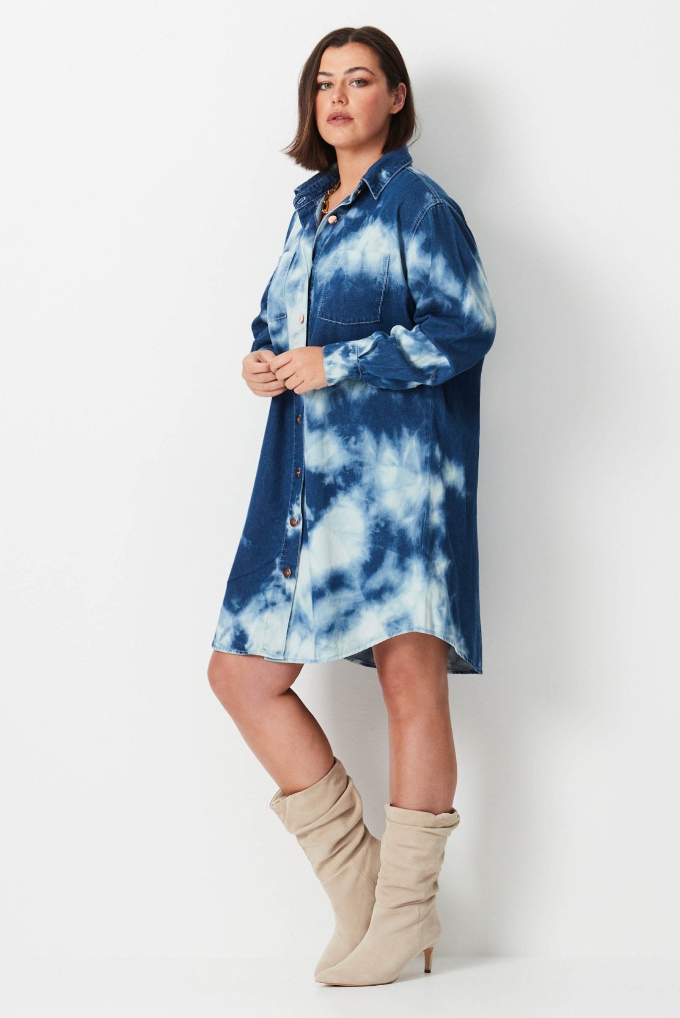 Shibori Denim Shirt Dress - Indigo Wash - 17 Sundays17 SundaysModel wears blue and white shibori tie dye plus size denim shirt dress